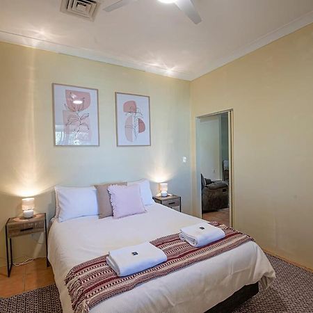 Tranquil Taylor - Two-Storey Cbd Family Home, Bbq ダボ エクステリア 写真