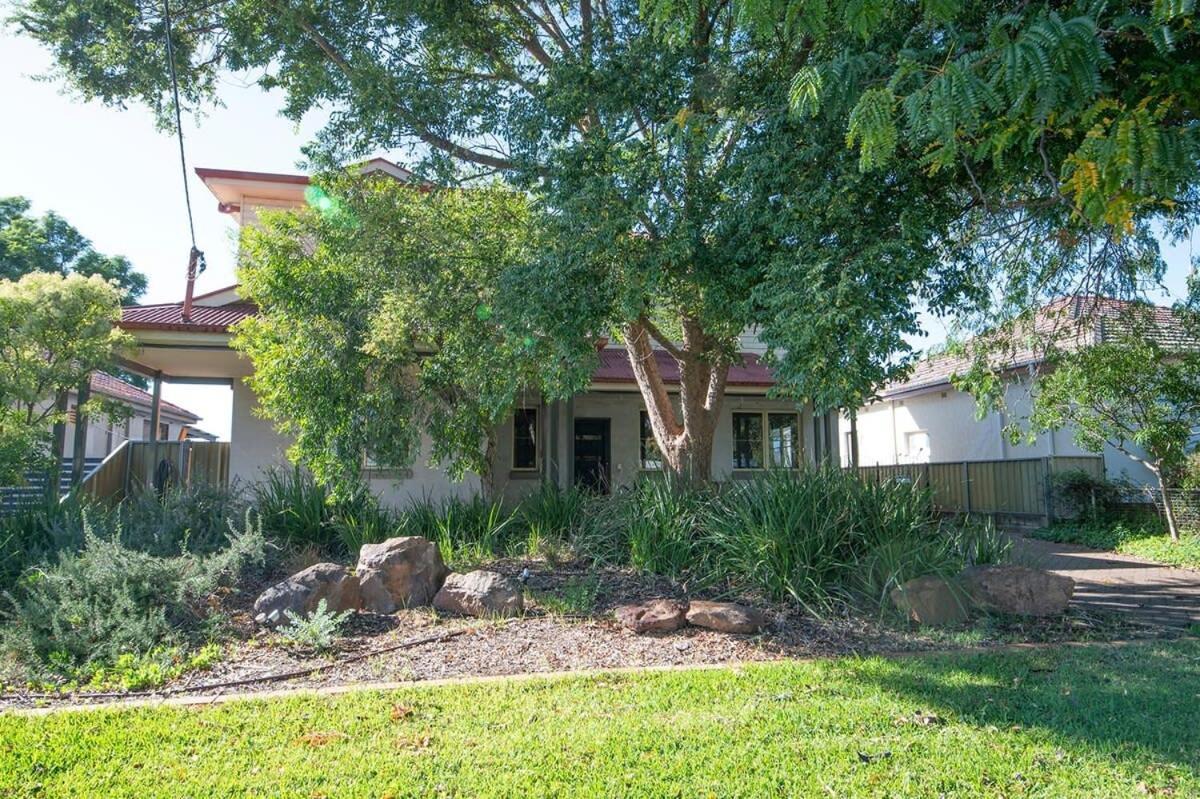 Tranquil Taylor - Two-Storey Cbd Family Home, Bbq ダボ エクステリア 写真